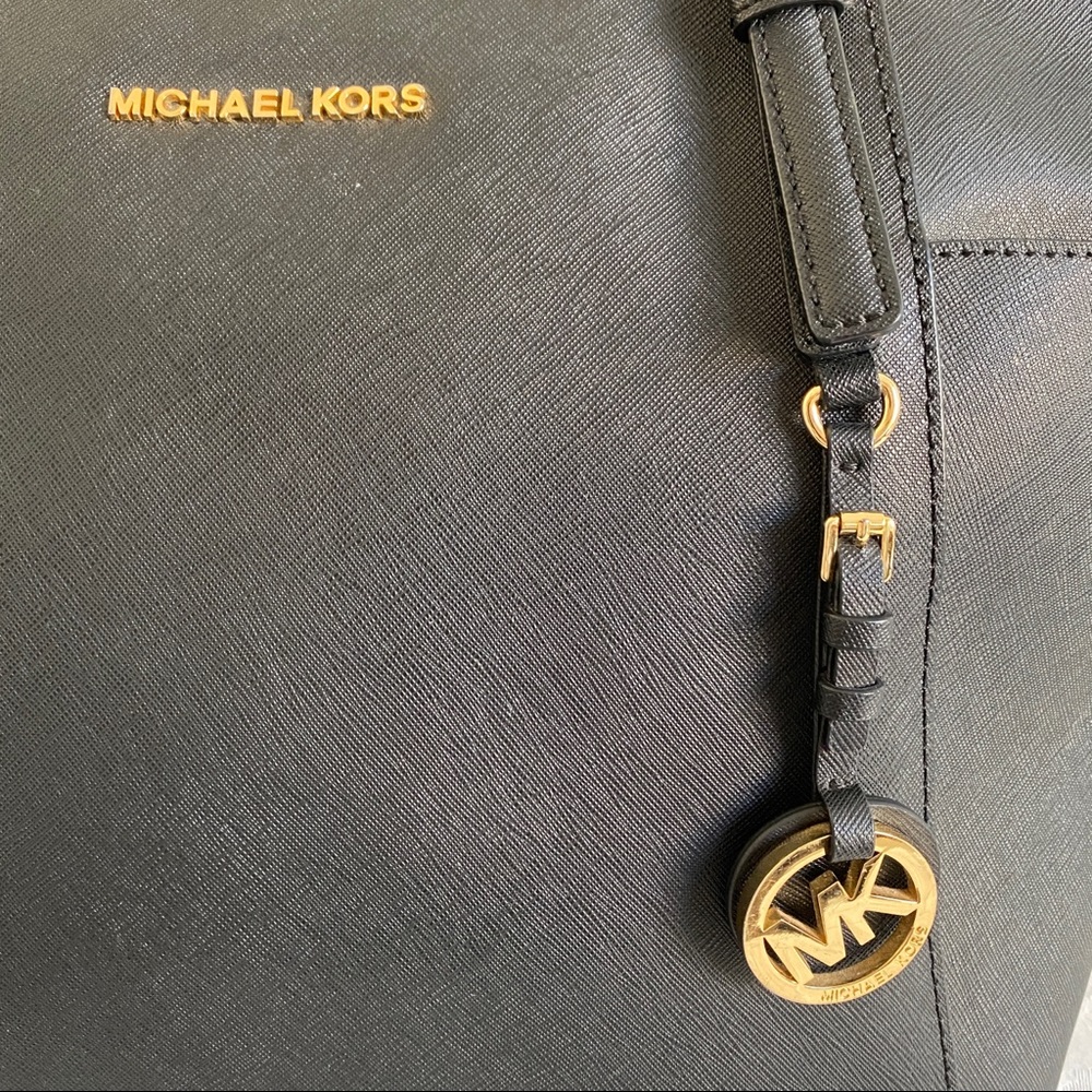 Michael Kors Jet Set Saffiano Leather Tote - Picture 7 of 12